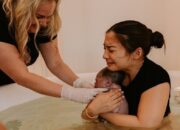 5 Kelebihan Water Birth, Metode Melahirkan yang Bikin Nikita Willy Menangis Bahagia